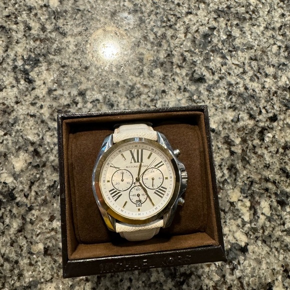 Michael Kors Watch - Picture 9 of 11
